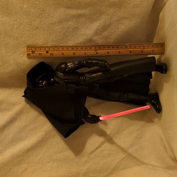 Darth Vader Action Figure - Black and Silver - Picture 12 of 12